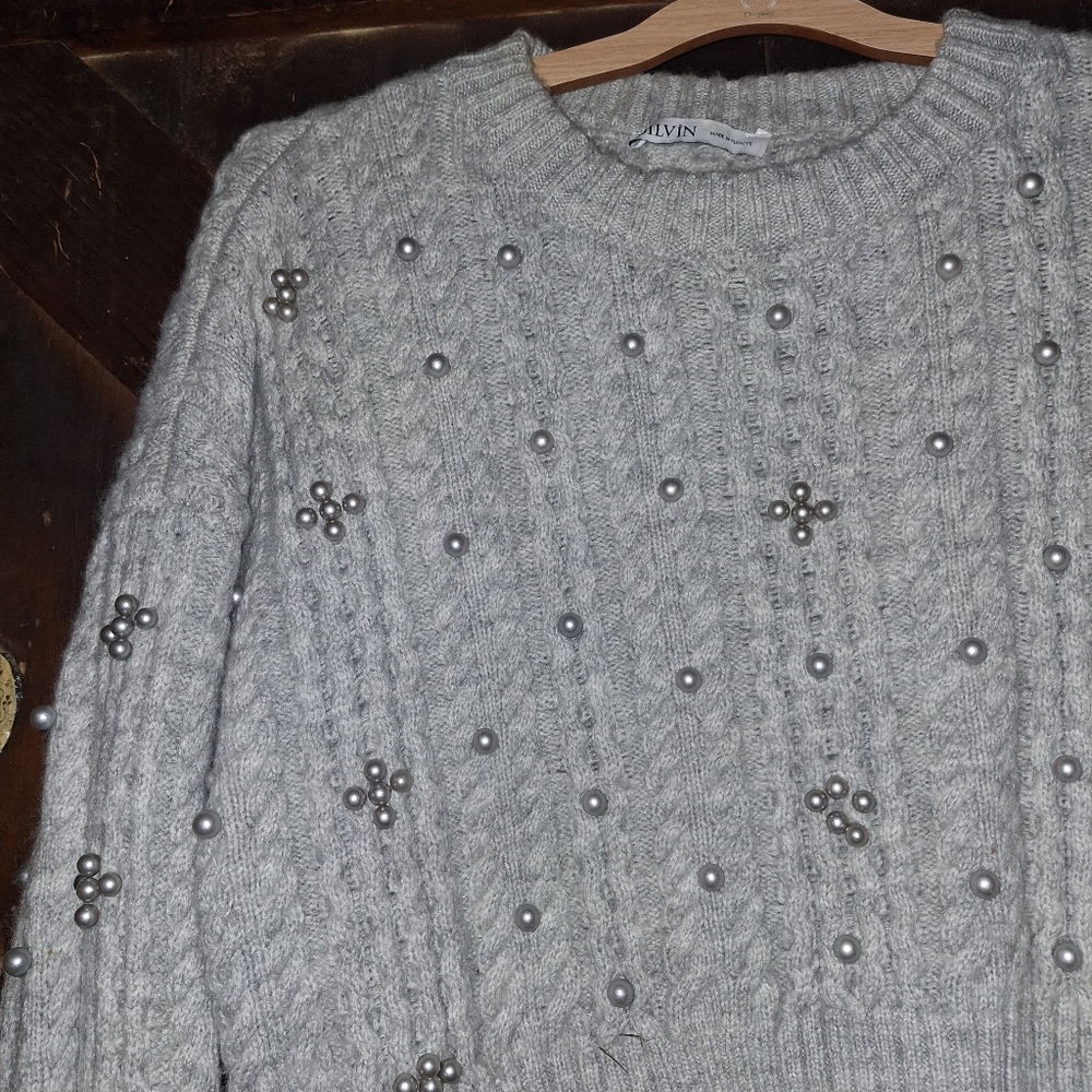 Dilvin Gray Sweater with Pearl Accents